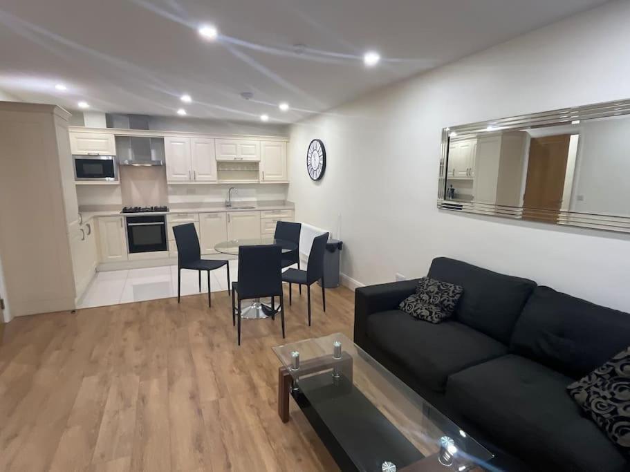 City Beach Gem 5 Adult Spaces Plus Child Dublin Exterior foto