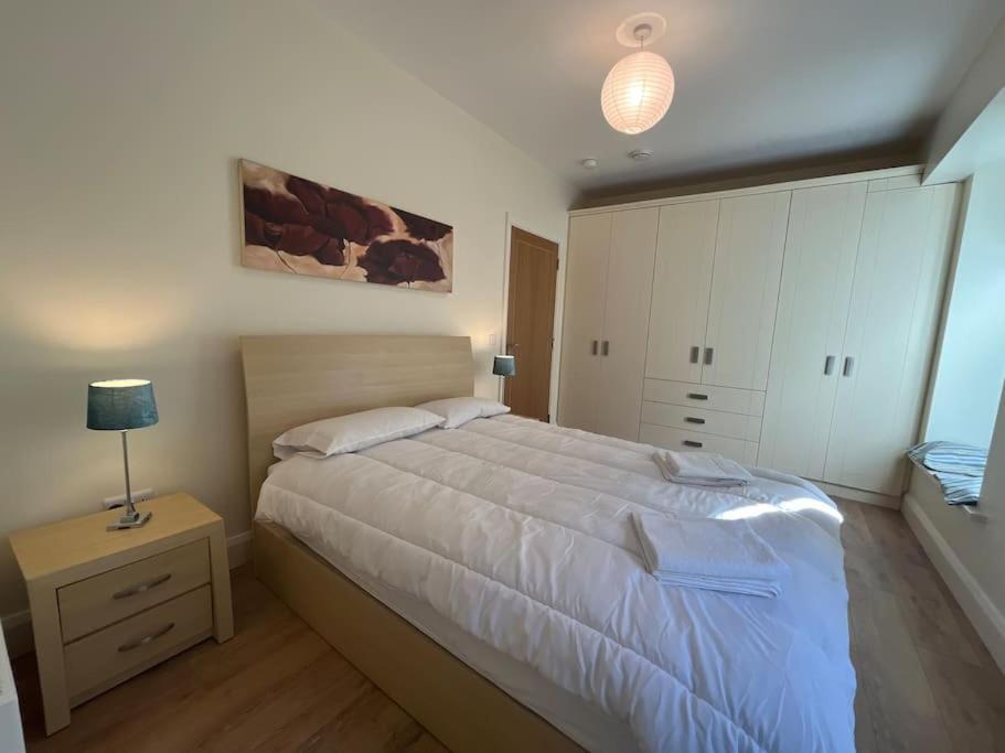 City Beach Gem 5 Adult Spaces Plus Child Dublin Exterior foto