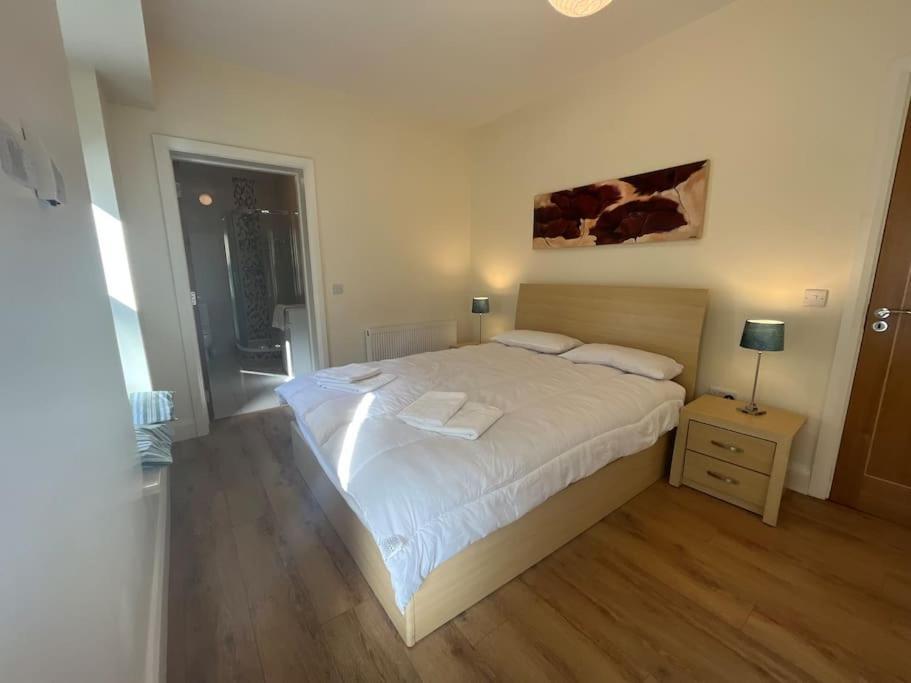 City Beach Gem 5 Adult Spaces Plus Child Dublin Exterior foto