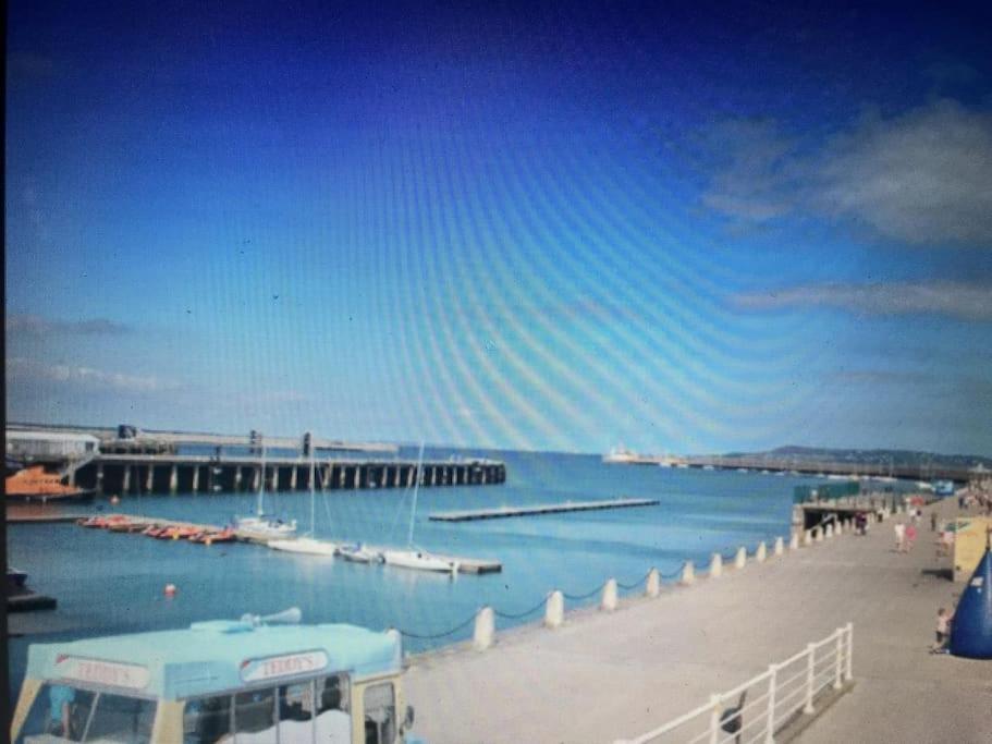 City Beach Gem 5 Adult Spaces Plus Child Dublin Exterior foto
