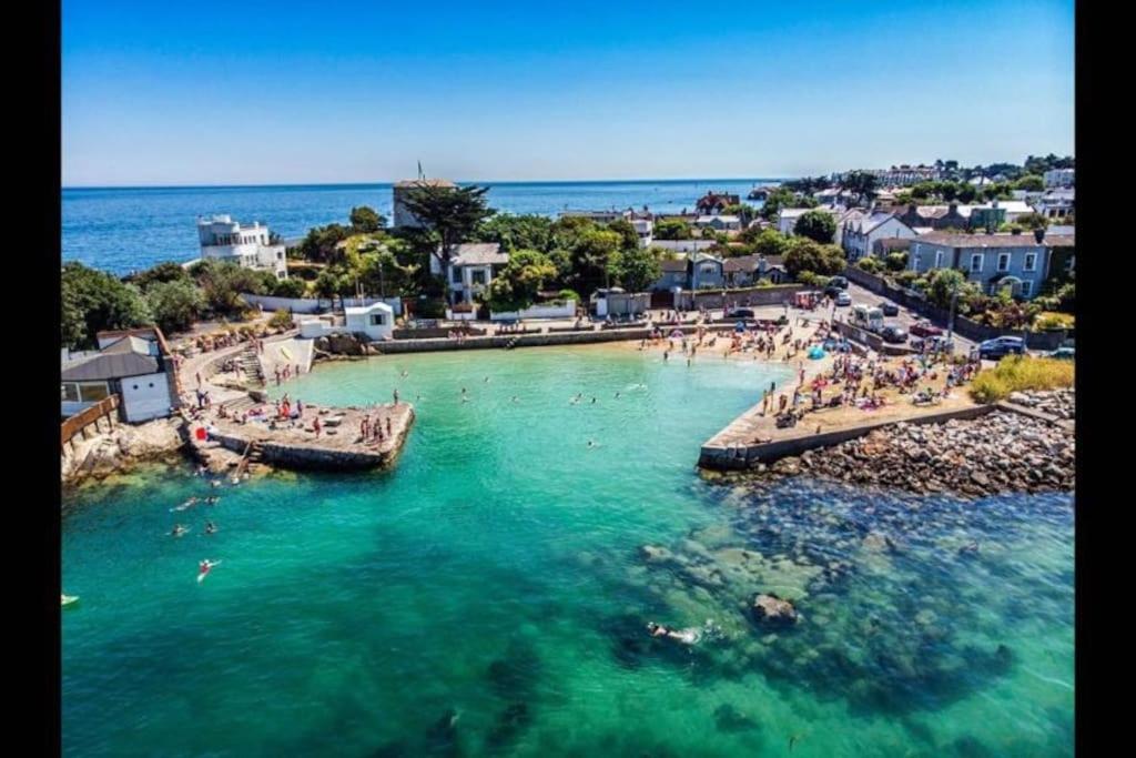 City Beach Gem 5 Adult Spaces Plus Child Dublin Exterior foto